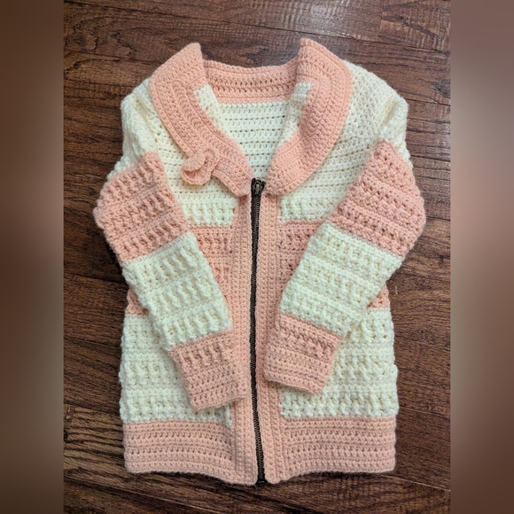 Hand Knit Cozy Pink and Cream Zipper Cardigan With Floral Design Kids Sz L 10-12 - Picture 1 of 8